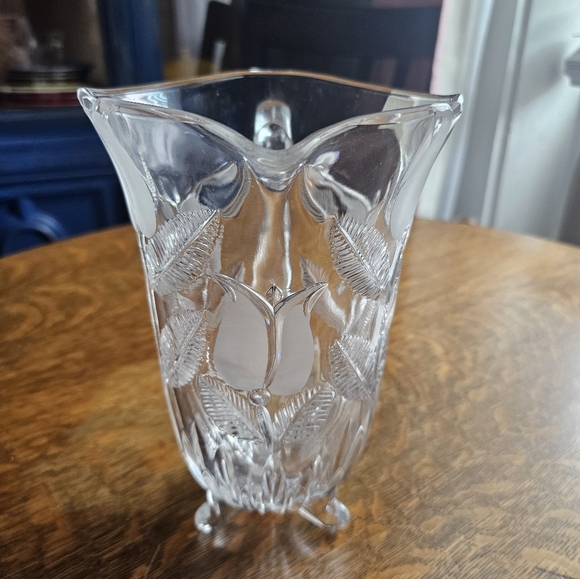 Fifth Avenue Crystal Etched Footed Pitcher 48 Ounces - Picture 3 of 8